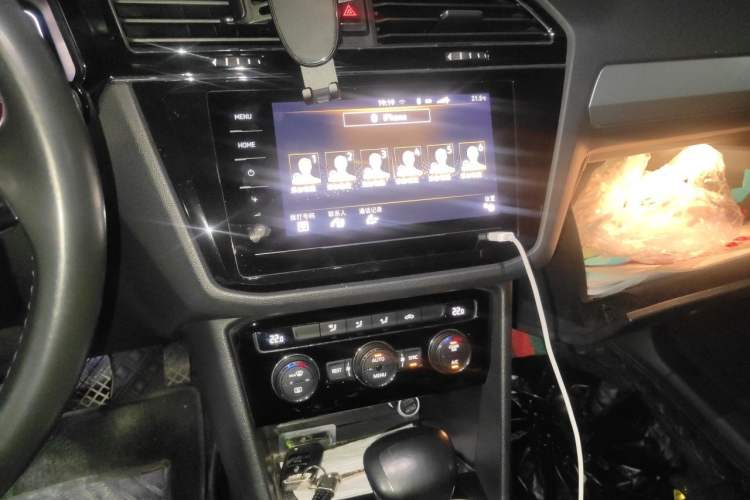 Used Volkswagen Tiguan L 2021 330TSI Automatic Two-Wheel Drive Smart Edition Audio And AC Panel