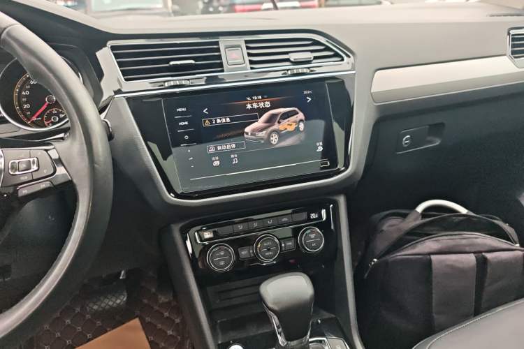 Used Volkswagen Tiguan L 2021 330TSI Automatic Two-Wheel Drive Smart Edition Audio And AC Panel