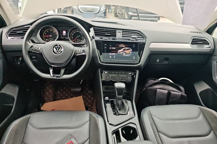 Used Volkswagen Tiguan L 2021 330TSI Automatic Two-Wheel Drive Smart Edition Center Console