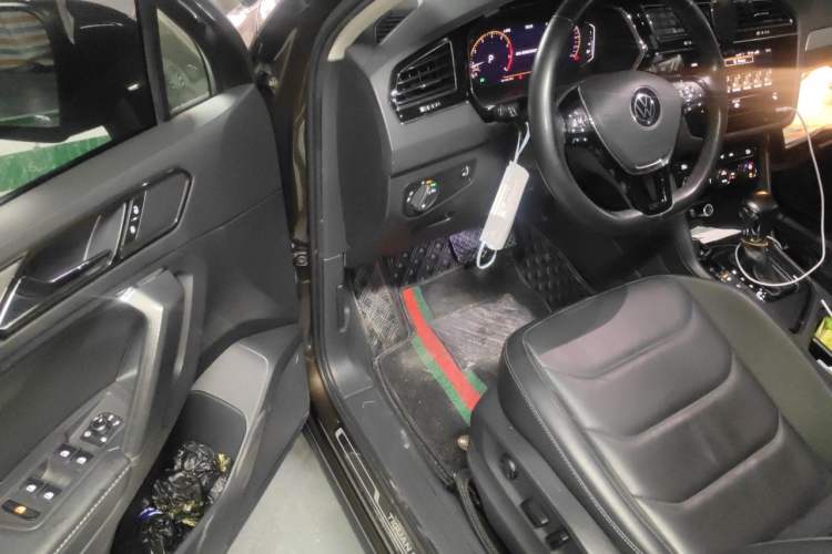 Used Volkswagen Tiguan L 2021 330TSI Automatic Two-Wheel Drive Smart Edition Driver Seat