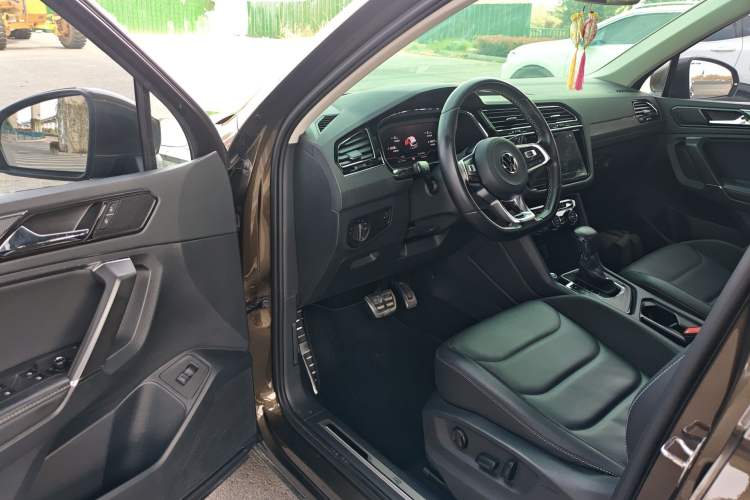Used Volkswagen Tiguan L 2021 330TSI Automatic Two-Wheel Drive R-Line Enhanced Edition Driver Seat