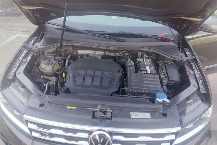 Used Volkswagen Tiguan L 2021 330TSI Automatic Two-Wheel Drive R-Line Enhanced Edition Engine Bay