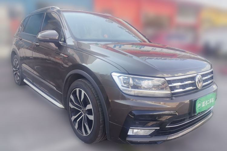 Used Volkswagen Tiguan L 2021 330TSI Automatic Two-Wheel Drive R-Line Enhanced Edition Front Right 45 Deg