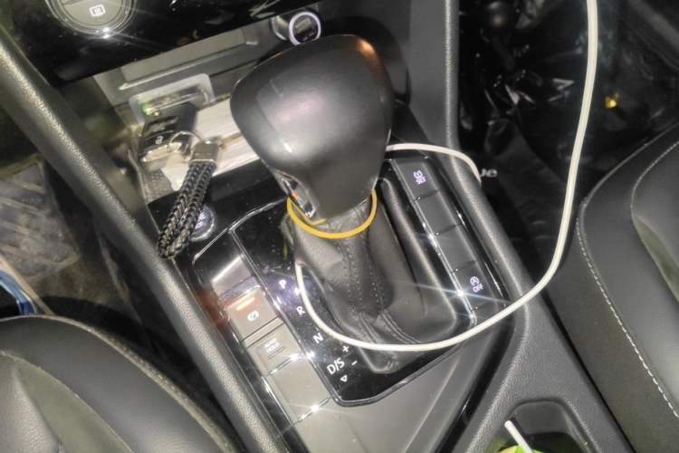 Used Volkswagen Tiguan L 2021 330TSI Automatic Two-Wheel Drive Smart Edition Gear Lever