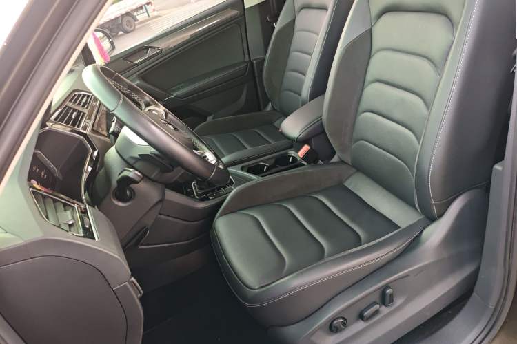 Used Volkswagen Tiguan L 2021 330TSI Automatic Two-Wheel Drive R-Line Enhanced Edition Left Front Seat