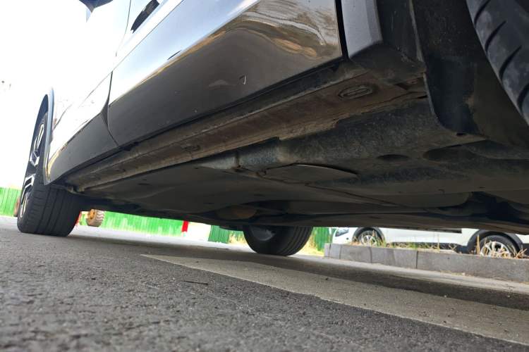 Used Volkswagen Tiguan L 2021 330TSI Automatic Two-Wheel Drive R-Line Enhanced Edition Left Side Sill