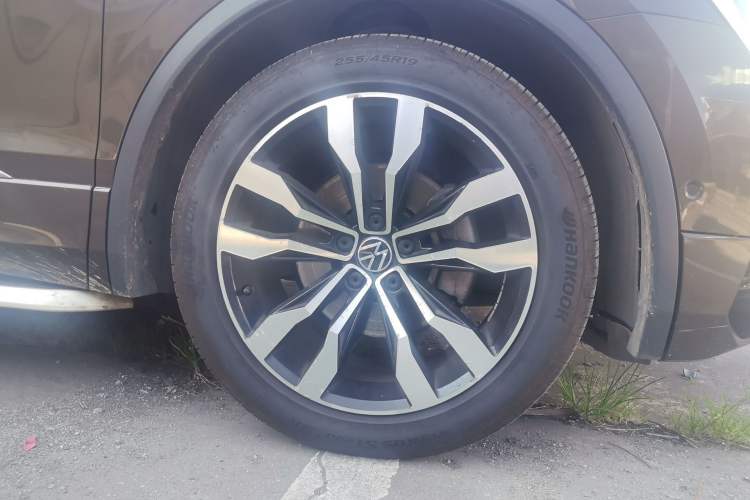 Used Volkswagen Tiguan L 2021 330TSI Automatic Two-Wheel Drive R-Line Enhanced Edition Right Front Wheel Hub