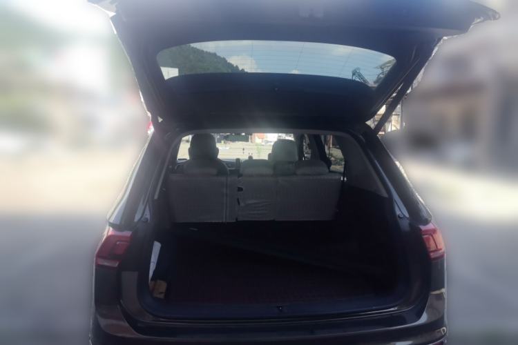 Used Volkswagen Tiguan L 2021 330TSI Automatic Two-Wheel Drive R-Line Enhanced Edition Trunk