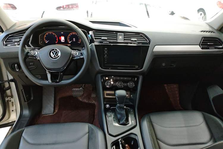 Used Volkswagen Tiguan L 2021 330TSI Automatic Two-Wheel Drive Smart Edition Center Console