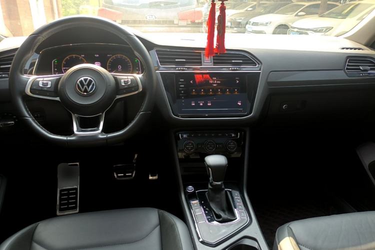 Used Volkswagen Tiguan L 2021 330TSI Automatic Two-Wheel Drive R-Line Enhanced Edition Center Console