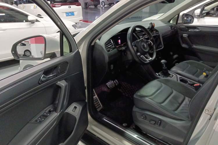 Used Volkswagen Tiguan L 2021 330TSI Automatic Two-Wheel Drive R-Line Enhanced Edition Driver Seat