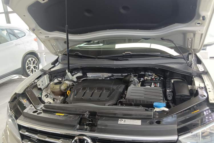 Used Volkswagen Tiguan L 2021 330TSI Automatic Two-Wheel Drive R-Line Enhanced Edition Engine Bay