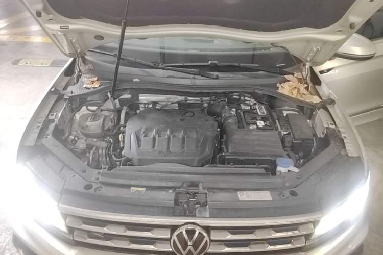 Used Volkswagen Tiguan L 2021 330TSI Automatic Two-Wheel Drive R-Line Flagship Edition Engine Bay