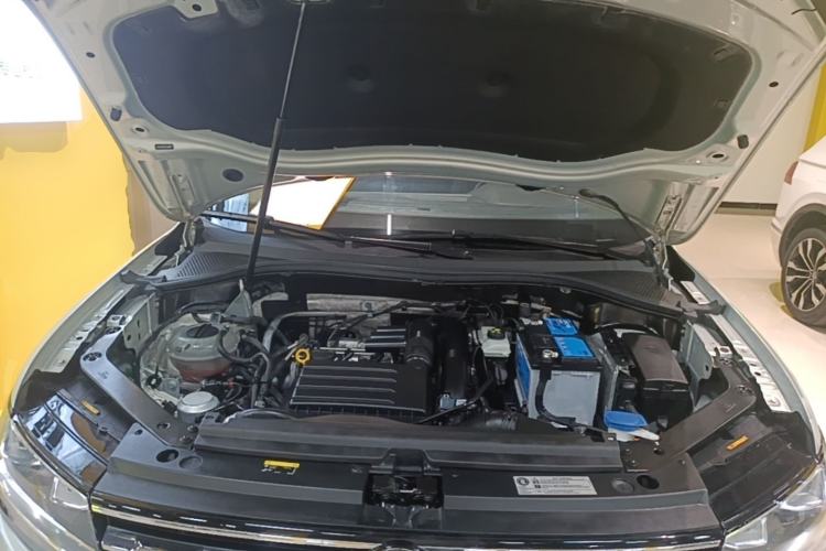 Used Volkswagen Tiguan L 2021 280TSI Automatic Two-Wheel Drive Comfort Edition – Low-Trim Version Engine Bay