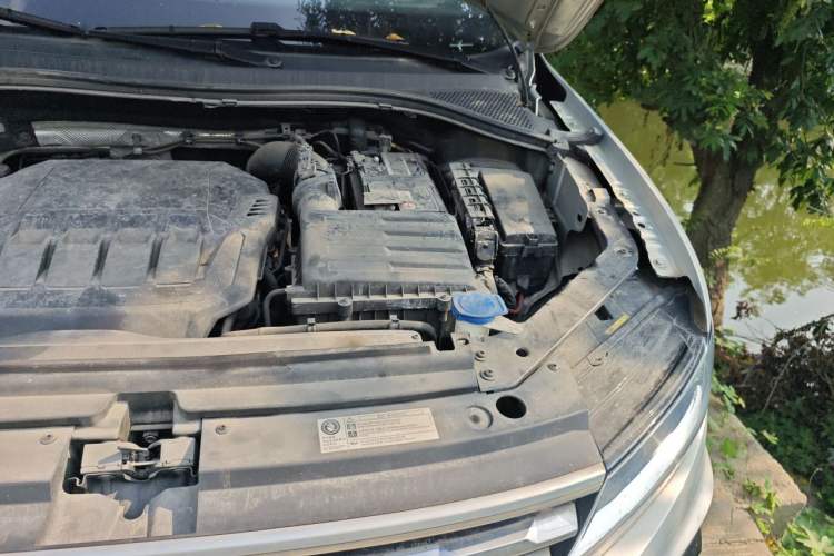 Used Volkswagen Tiguan L 2021 330TSI Automatic Two-Wheel Drive R-Line Enhanced Edition Engine Bay Left