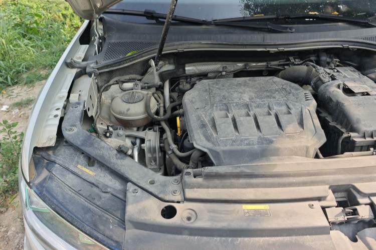 Used Volkswagen Tiguan L 2021 330TSI Automatic Two-Wheel Drive R-Line Enhanced Edition Engine Bay Right