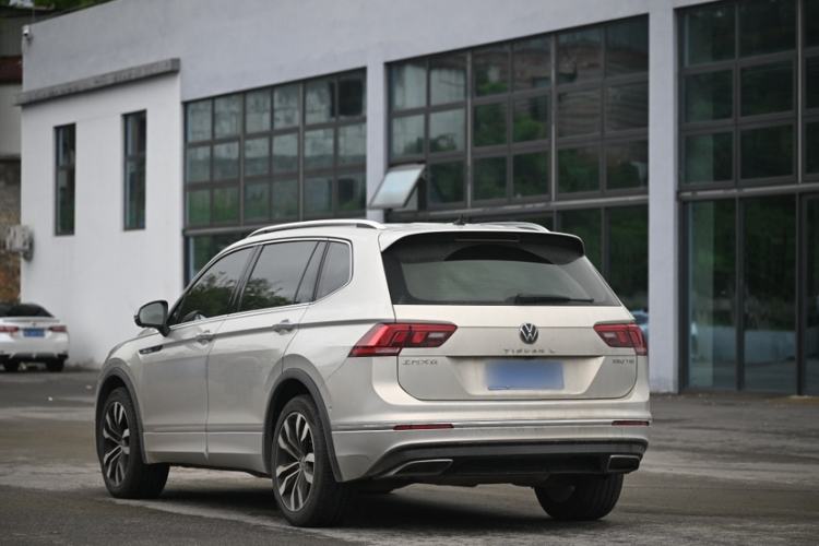 Used Volkswagen Tiguan L 2021 330TSI Automatic Two-Wheel Drive R-Line Enhanced Edition Exterior 3