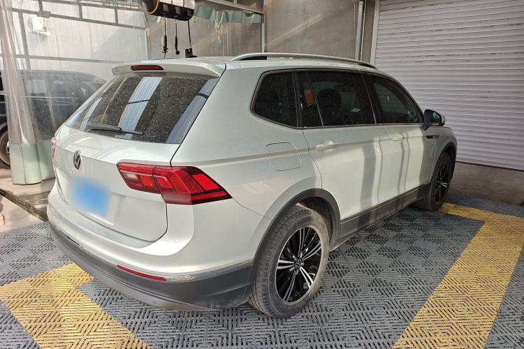 Used Volkswagen Tiguan L 2021 280TSI Automatic Two-Wheel Drive Smart Edition Exterior 3