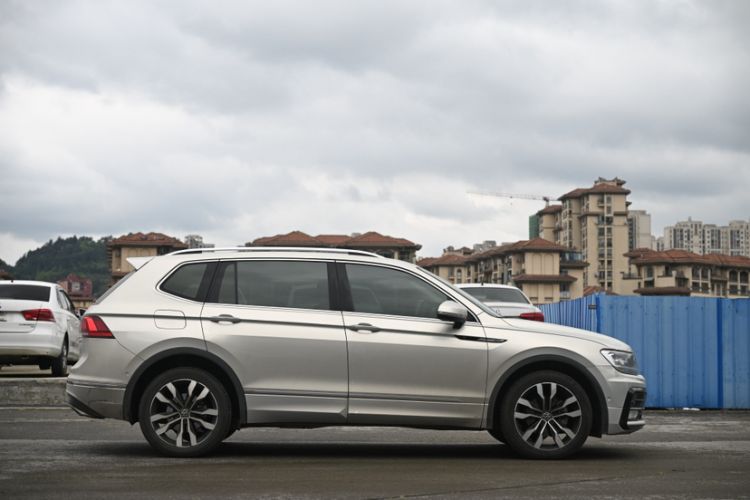 Used Volkswagen Tiguan L 2021 330TSI Automatic Two-Wheel Drive R-Line Enhanced Edition Exterior 6