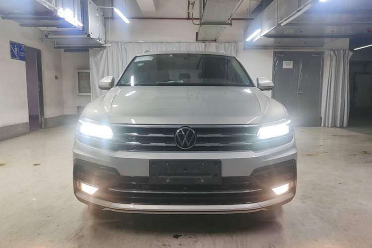 Used Volkswagen Tiguan L 2021 330TSI Automatic Two-Wheel Drive R-Line Flagship Edition Front