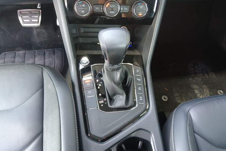 Used Volkswagen Tiguan L 2021 330TSI Automatic Two-Wheel Drive R-Line Enhanced Edition Gear Lever