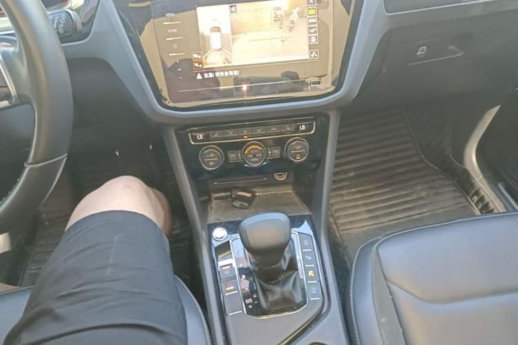 Used Volkswagen Tiguan L 2021 330TSI Automatic Two-Wheel Drive R-Line Enhanced Edition Gear Lever