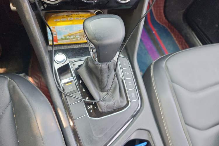Used Volkswagen Tiguan L 2021 330TSI Automatic Two-Wheel Drive R-Line Enhanced Edition Gear Lever