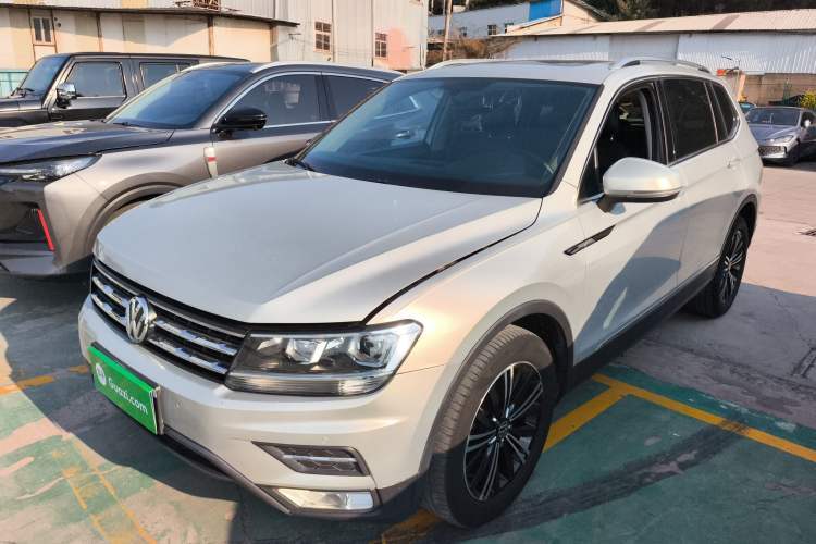 Used Volkswagen Tiguan L 2021 330TSI Automatic Two-Wheel Drive Smart Edition Guazi used car, China used car export, Used car for sale, Used  cars, Cheapest cars for sale