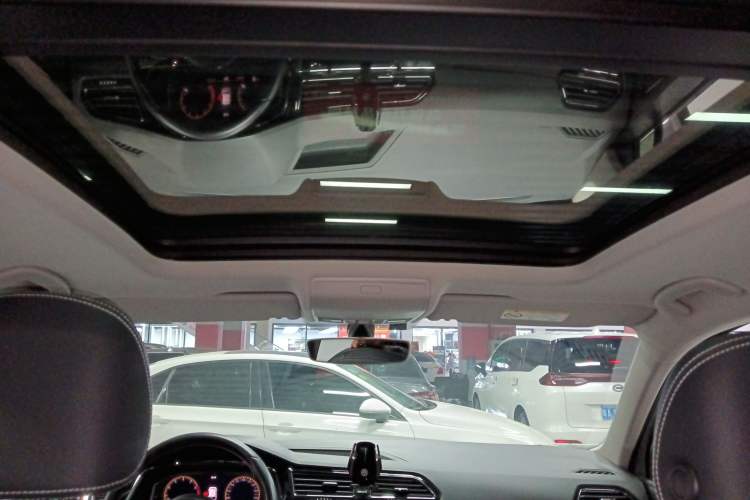 Used Volkswagen Tiguan L 2021 330TSI Automatic Two-Wheel Drive R-Line Enhanced Edition Headliner
