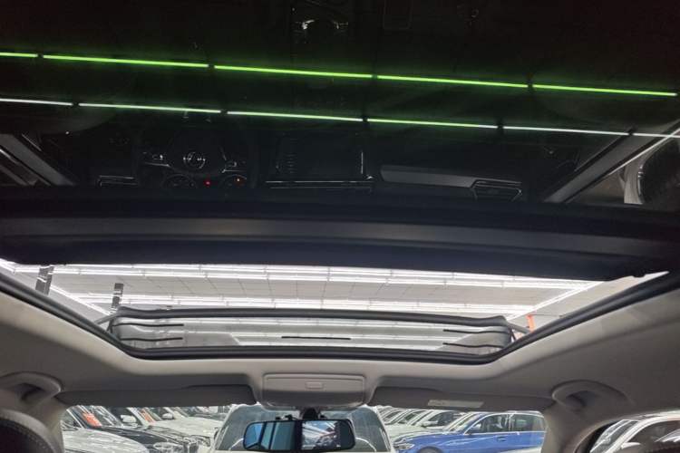 Used Volkswagen Tiguan L 2021 330TSI Automatic Two-Wheel Drive Smart Edition Headliner