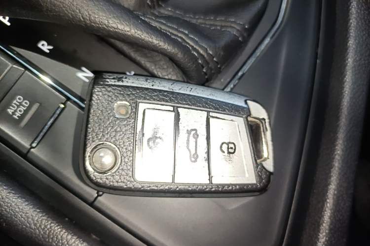 Used Volkswagen Tiguan L 2021 280TSI Automatic Two-Wheel Drive Comfort Edition – Low-Trim Version Interior 1
