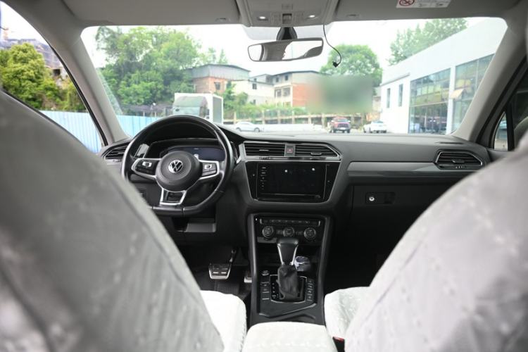 Used Volkswagen Tiguan L 2021 330TSI Automatic Two-Wheel Drive R-Line Enhanced Edition Interior 1