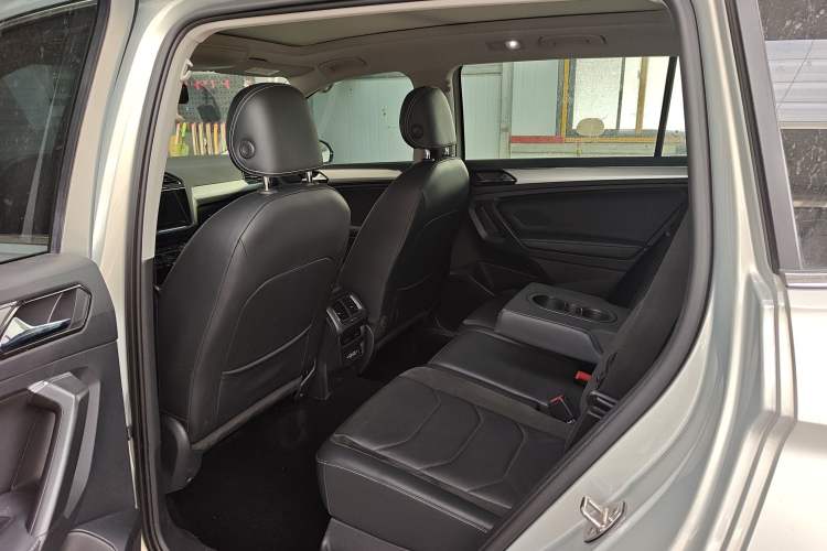 Used Volkswagen Tiguan L 2021 280TSI Automatic Two-Wheel Drive Smart Edition Interior 1