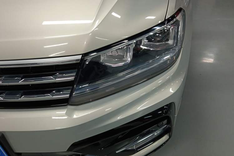 Used Volkswagen Tiguan L 2021 330TSI Automatic Two-Wheel Drive R-Line Enhanced Edition Left Front Headlight
