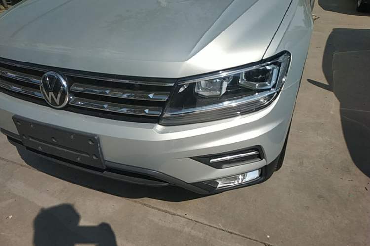 Used Volkswagen Tiguan L 2021 330TSI Automatic Two-Wheel Drive Smart Edition Left Front Headlight