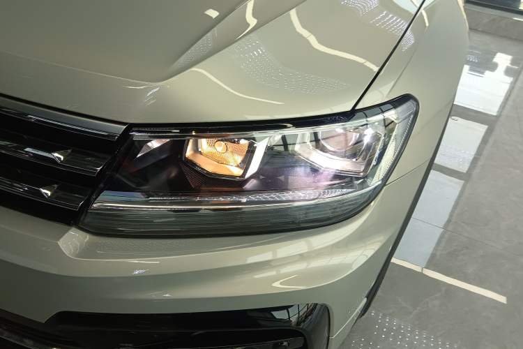 Used Volkswagen Tiguan L 2021 330TSI Automatic Two-Wheel Drive R-Line Enhanced Edition Left Front Headlight