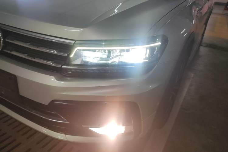Used Volkswagen Tiguan L 2021 330TSI Automatic Two-Wheel Drive R-Line Flagship Edition Left Front Headlight