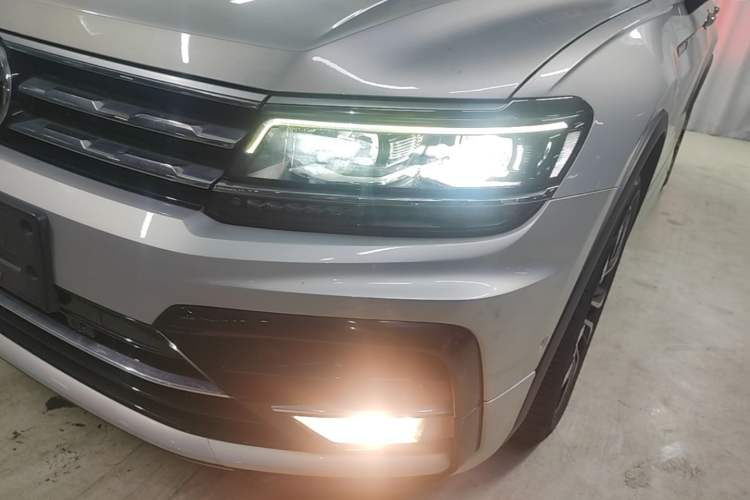 Used Volkswagen Tiguan L 2021 330TSI Automatic Two-Wheel Drive R-Line Flagship Edition Left Front Headlight