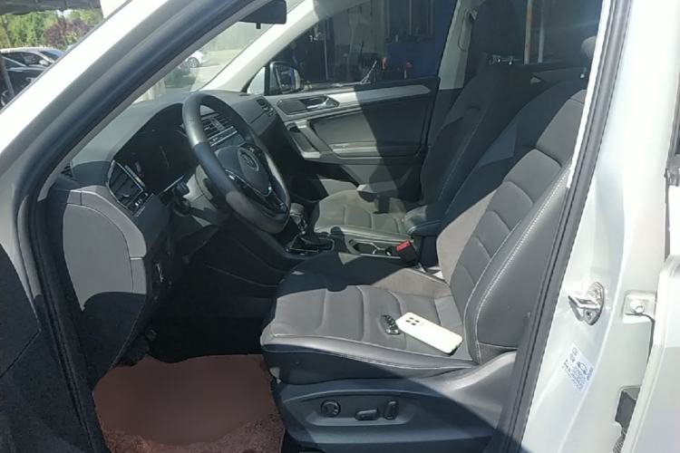 Used Volkswagen Tiguan L 2021 330TSI Automatic Two-Wheel Drive Smart Edition Left Front Seat