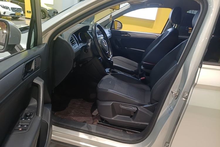 Used Volkswagen Tiguan L 2021 280TSI Automatic Two-Wheel Drive Comfort Edition – Low-Trim Version Left Front Seat
