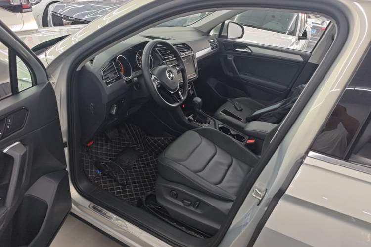 Used Volkswagen Tiguan L 2021 330TSI Automatic Two-Wheel Drive Smart Edition Left Front Seat