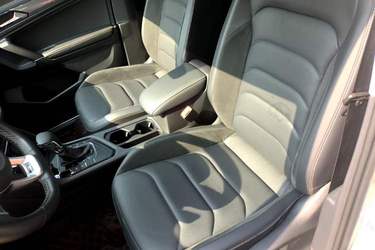 Used Volkswagen Tiguan L 2021 330TSI Automatic Two-Wheel Drive R-Line Enhanced Edition Left Front Seat