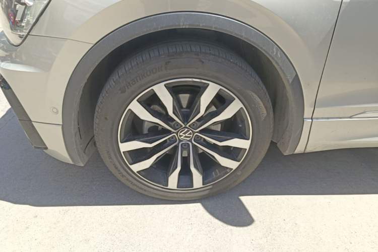 Used Volkswagen Tiguan L 2021 330TSI Automatic Two-Wheel Drive R-Line Enhanced Edition Left Front Wheel Hub