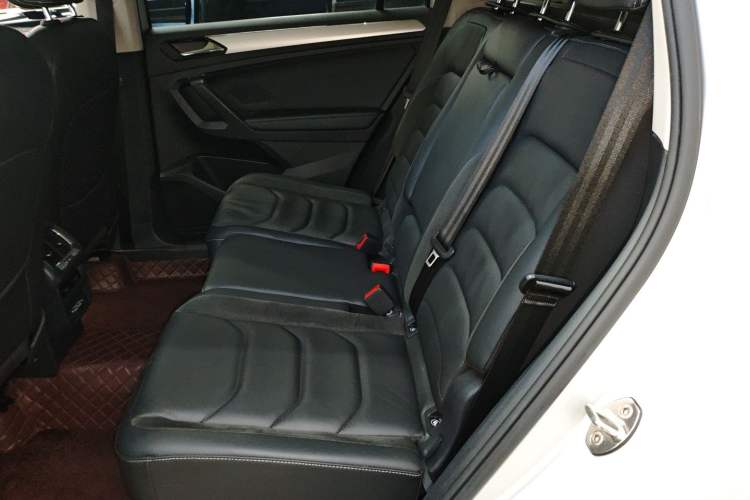 Used Volkswagen Tiguan L 2021 330TSI Automatic Two-Wheel Drive Smart Edition Left Rear Seat