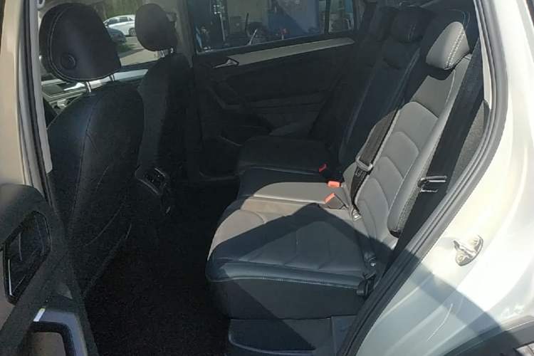 Used Volkswagen Tiguan L 2021 330TSI Automatic Two-Wheel Drive Smart Edition Left Rear Seat