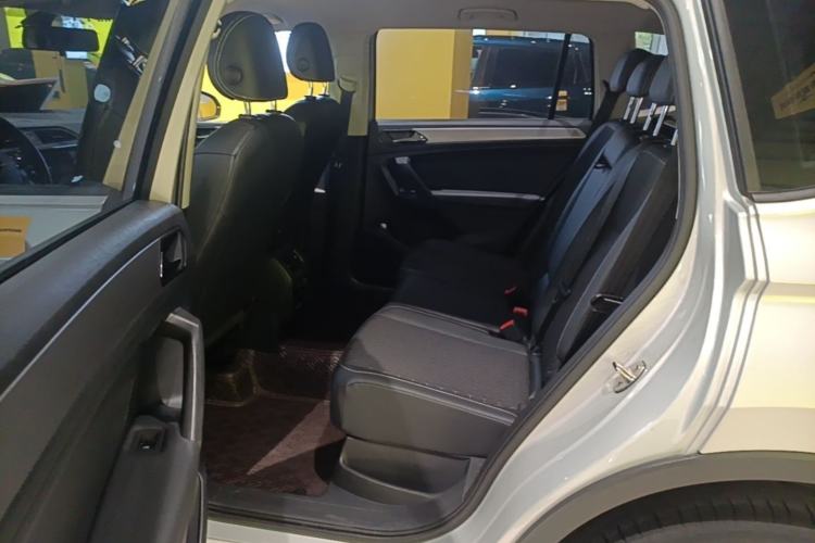 Used Volkswagen Tiguan L 2021 280TSI Automatic Two-Wheel Drive Comfort Edition – Low-Trim Version Left Rear Seat