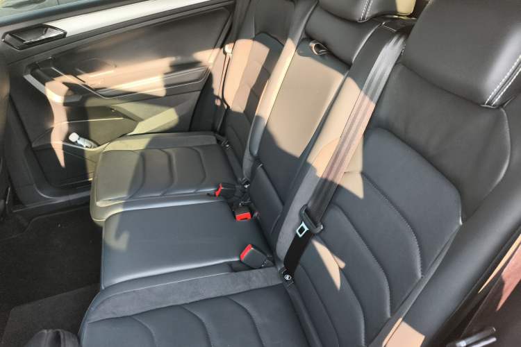 Used Volkswagen Tiguan L 2021 330TSI Automatic Two-Wheel Drive Smart Edition Left Rear Seat