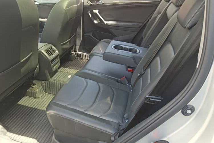Used Volkswagen Tiguan L 2021 330TSI Automatic Two-Wheel Drive R-Line Enhanced Edition Left Rear Seat