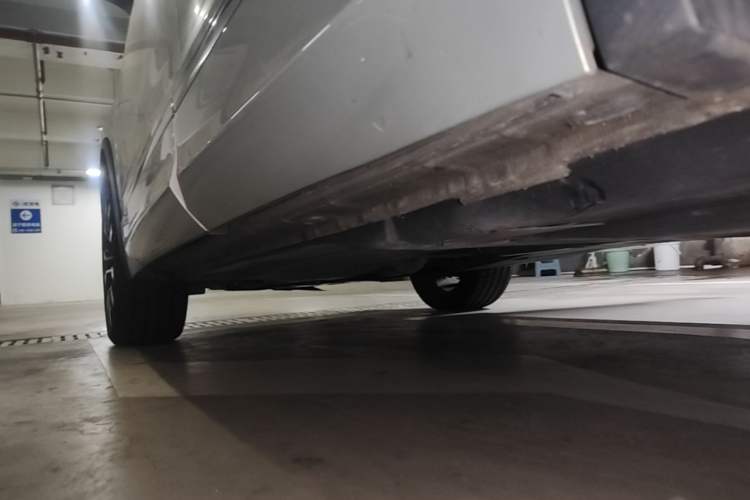 Used Volkswagen Tiguan L 2021 330TSI Automatic Two-Wheel Drive R-Line Flagship Edition Left Side Sill