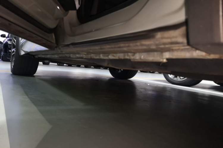 Used Volkswagen Tiguan L 2021 330TSI Automatic Two-Wheel Drive R-Line Enhanced Edition Left Side Sill